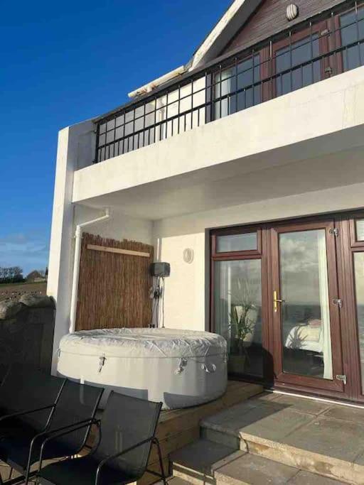 فيلا Relax With Spectacular Views And Hot Tub Kircubbin المظهر الخارجي الصورة